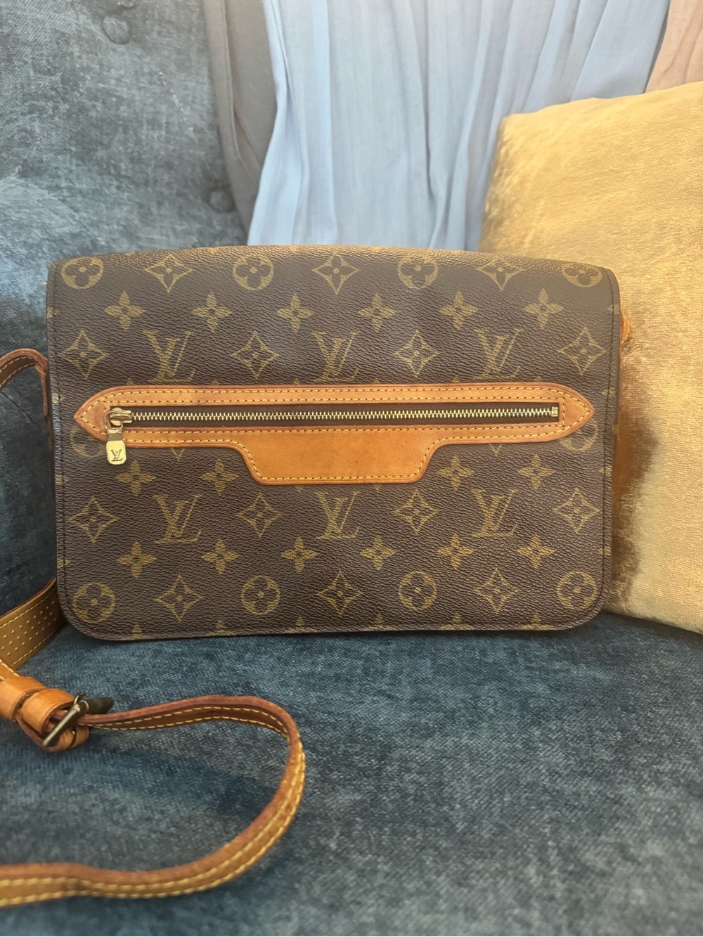 Authentic Louis Vuitton Saint Germain 28